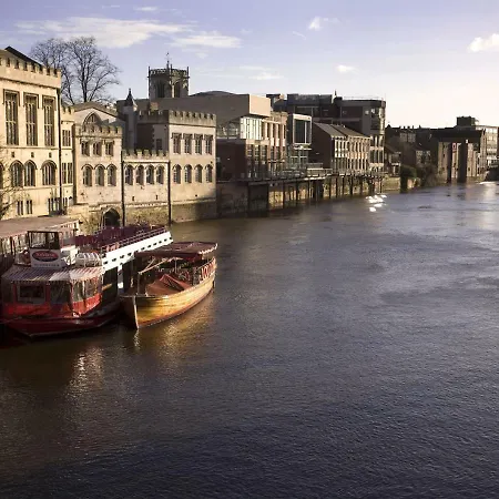 Apartman Cosmopolitan River Side *